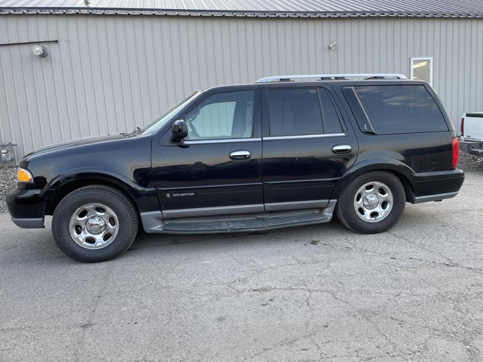 2001 lincoln navigator-l sel with 216101 miles for sale near elk-river, minnesota babeb5f238ff4480a5f1fc6aea601705.jpg