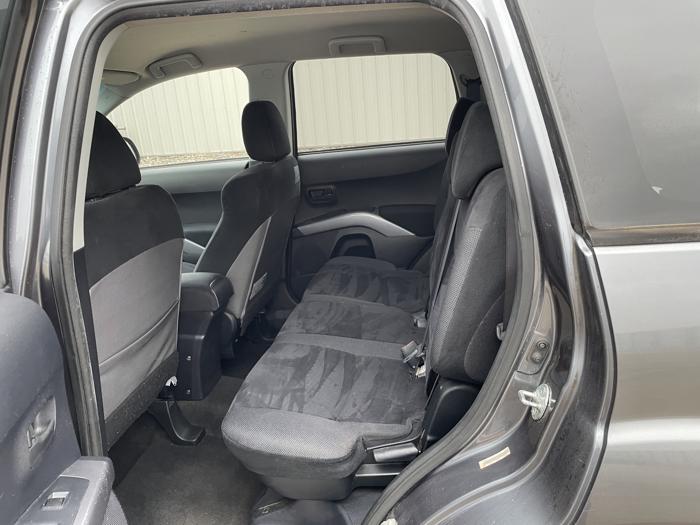 2007 mitsubishi outlander xls with 168949 miles for sale near elk-river, minnesota bd85e8a5ff9a4f699c292b2e9758a53b.jpg