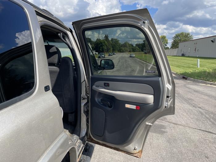 2002 chevrolet tahoe ls with 281232 miles for sale near elk-river, minnesota bf6ccf3863ee41f1b3d5edc9906c805c.jpg