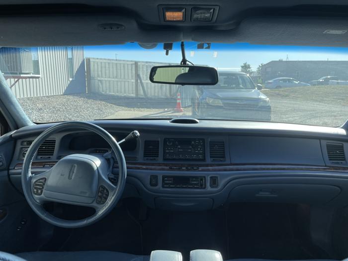 1997 lincoln town-car sel with 171572 miles for sale near elk-river, minnesota bfab688310d7437183b222f9402f76ec.jpg
