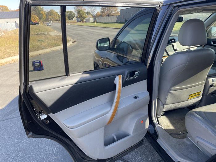2008 toyota highlander-limited- limited with 184982 miles for sale near elk-river, minnesota c070943b30bb497a93aaa303fd961025.jpg