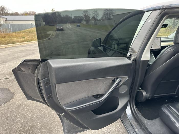 2020 tesla model-y performance with 113734 miles for sale near elk-river, minnesota c0dc881952a4427483d5d912c45e9b8d.jpg