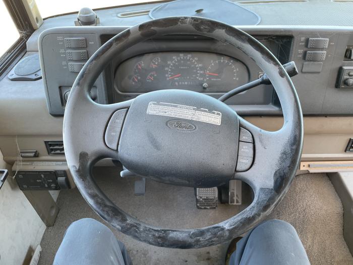 1999 ford motorhome-chassis super-duty with 106821 miles for sale near elk-river, minnesota c5cd145365c2427387e3988a1c087a4e.jpg