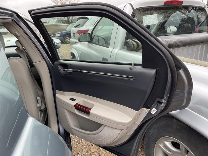 2006 chrysler 300c sel with 144880 miles for sale near elk-river, minnesota c7ec86fc084d49dba966ca1c38d8f845.jpg