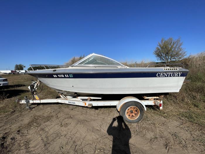 1986 century- lx-2000 for sale near elk-river, minnesota cb20b846a1814a3e9c458262a82478c4.jpg