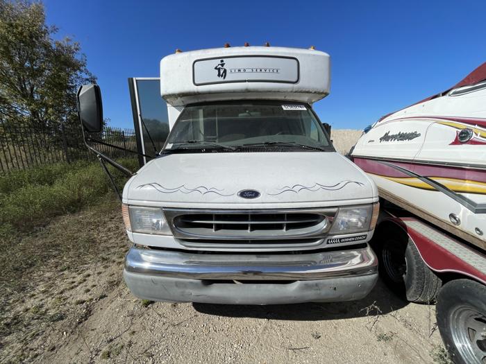2001 ford e-350-sd sel with 110286 miles for sale near elk-river, minnesota cb568a0cb3c24469bf265df0d6bceb94.jpg