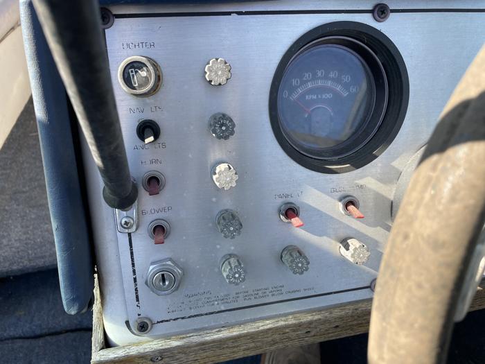 1986 century- lx-2000 for sale near elk-river, minnesota cc7b30f7c41e43db9e09a403ae562cfe.jpg
