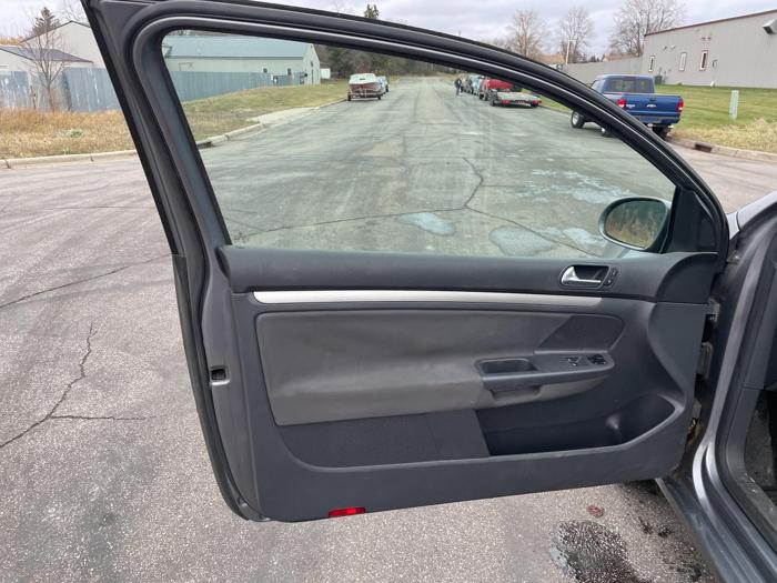 2009 volkswagen rabbit base with 141462 miles for sale near elk-river, minnesota ccf566a5de24432e9a2fe2cfa24c9958.jpg