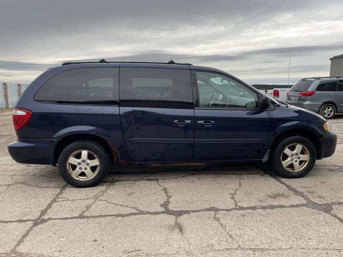 2005 dodge caravan-grand-caravan sxt with 184852 miles for sale near elk-river, minnesota ce1177b2d4d240299ee76426f0ca694c.jpg
