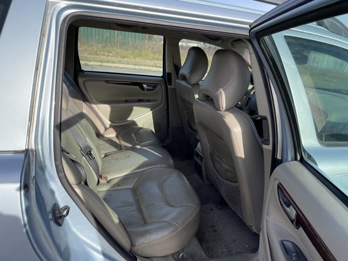 2001 volvo v70 with 186232 miles for sale near elk-river, minnesota cfa8e6adc063438381c7f699276f1396.jpg