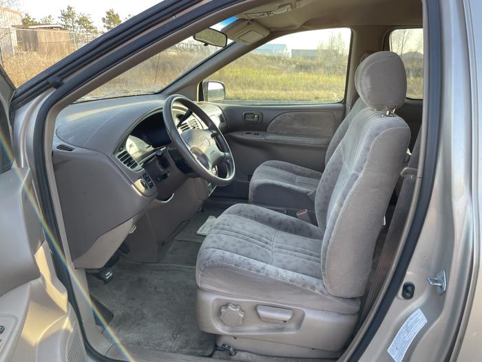 2003 toyota sienna le with 204707 miles for sale near elk-river, minnesota cff391fd715b401dac28a92b5edbb7b2.jpg