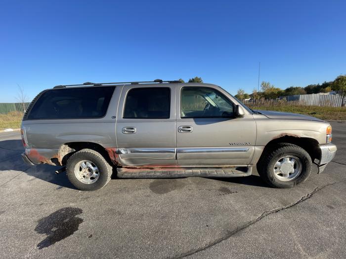2003 gmc yukon-xl 1500 with 309803 miles for sale near elk-river, minnesota d33b7f72b83c43d193bf42d87e281208.jpg