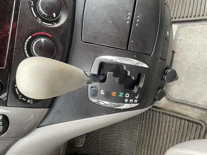 2006 toyota sienna le with 201395 miles for sale near elk-river, minnesota d4257a91320a4b5aaeeac4a5b21e01b9.jpg