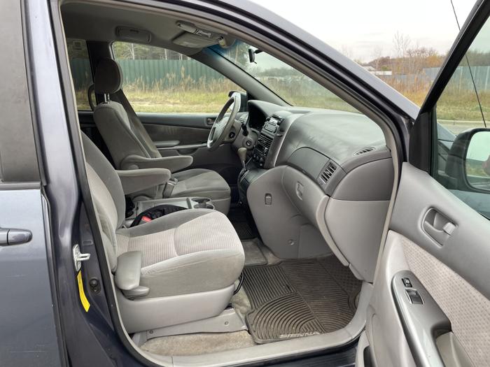 2006 toyota sienna le with 201395 miles for sale near elk-river, minnesota d79bf42db2514faab4c764bb827fc9d3.jpg