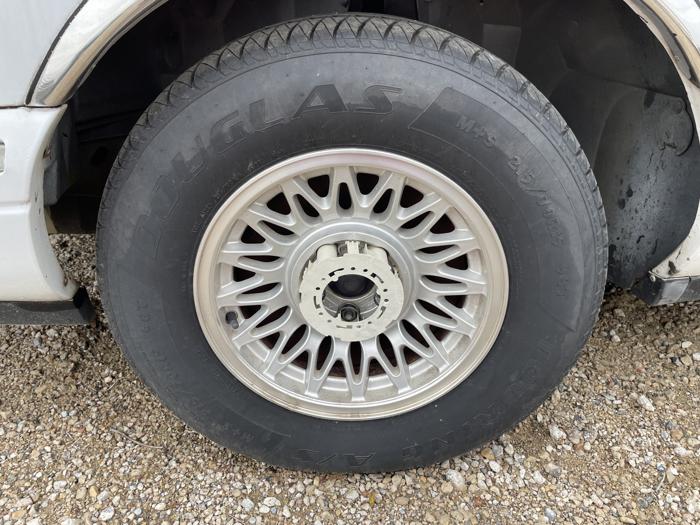 1997 lincoln town-car sel with 257716 miles for sale near elk-river, minnesota d86608b7a9a043e4ad443654623445ec.jpg