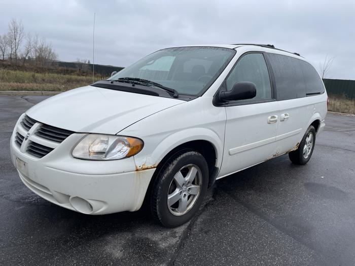 2007 dodge caravan-grand-caravan sxt with 96603 miles for sale near elk-river, minnesota d8a1567ddca34b34abd88370063712d3.jpg