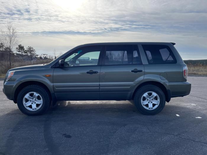 2007 honda pilot lx with 191773 miles for sale near elk-river, minnesota d8f7f5e0f44a463bb633c128ebd72261.jpg