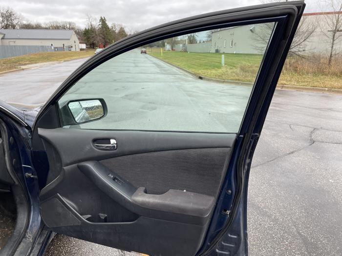 2012 nissan altima with 202502 miles for sale near elk-river, minnesota d9e0706afe1c43f8858e88dae18a1cd8.jpg