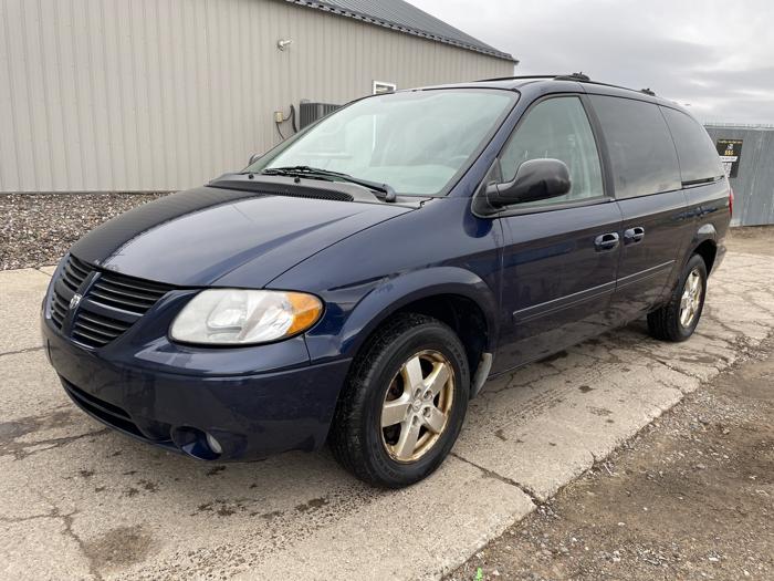 2005 dodge caravan-grand-caravan sxt with 184852 miles for sale near elk-river, minnesota de069d5f64644126ac948f0f76d62108.jpg