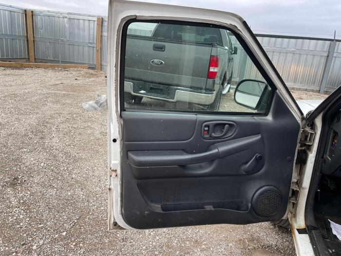 2001 chevrolet s-10-pickup with 161221 miles for sale near elk-river, minnesota de60fa22dae4497b85db0171ada4d53f.jpg