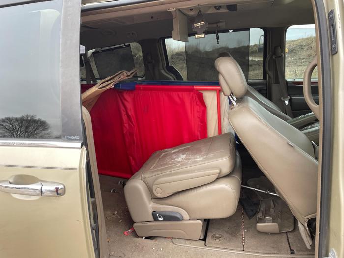 2012 chrysler town-and-country sel with 260369 miles for sale near elk-river, minnesota df143a0bedd1414ba1465c779f548557.jpg