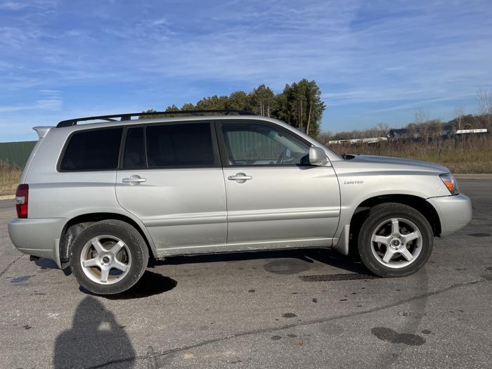2004 toyota highlander std with 220107 miles for sale near elk-river, minnesota e2600aaf6e5b4b1d8346a383aa1e93ef.jpg