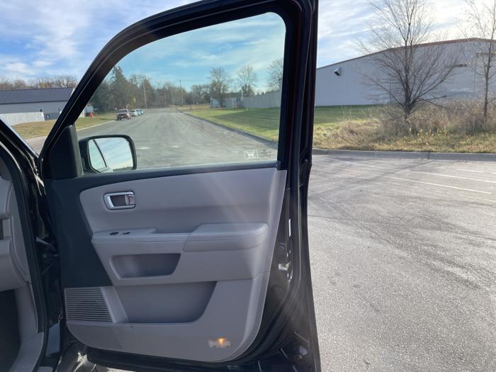 2010 honda pilot ex-l with 246273 miles for sale near elk-river, minnesota e591a400e38b4e76afd497af2375a306.jpg