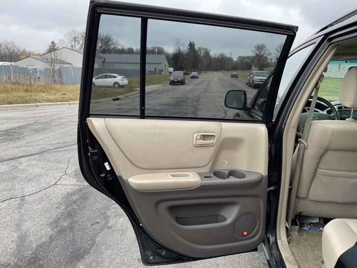 2006 toyota highlander std with 192550 miles for sale near elk-river, minnesota ec483b8f8bc04258a699066465f40ef9.jpg