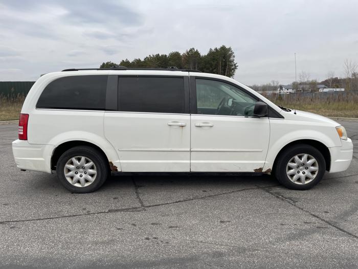 2010 chrysler town-and-country lx with 219166 miles for sale near elk-river, minnesota f04785de73c747c685dd31d6746daaa0.jpg