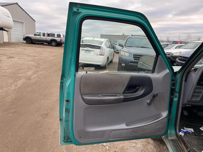 1993 ford ranger-crew-cab-(4-door) xl with 53672 miles for sale near elk-river, minnesota f0b5838d2a1b4009a78b431fd9553949.jpg