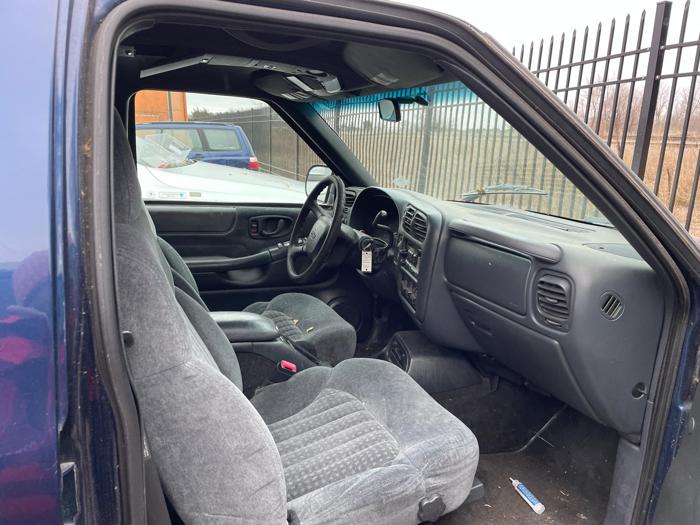 2000 chevrolet blazer ls with 254734 miles for sale near elk-river, minnesota f5060b9acec74cb99dccafb0c6bceffe.jpg