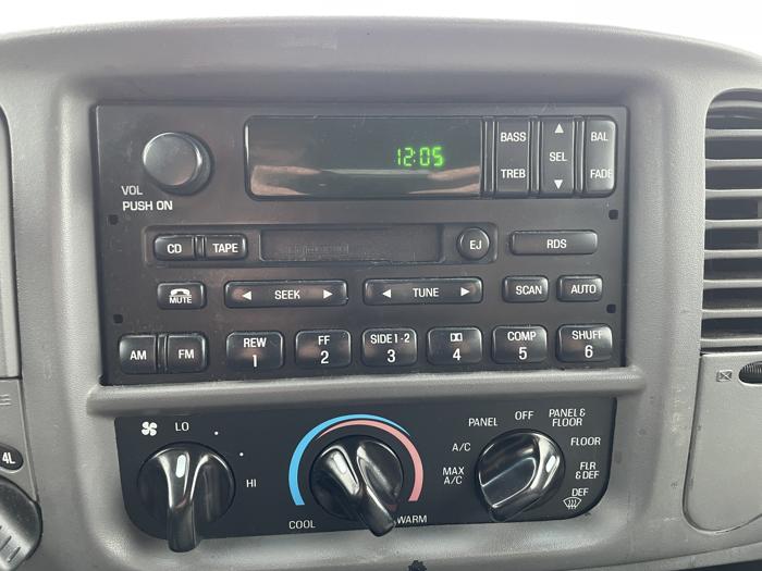 2001 ford expedition xlt with 191717 miles for sale near elk-river, minnesota f741aa3d7aba446da4e2fbbe8a1d331d.jpg