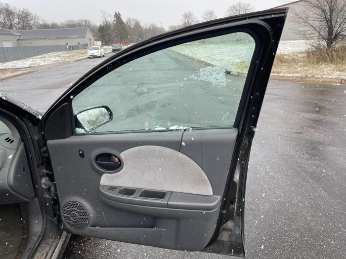2004 saturn ion sel with 182759 miles for sale near elk-river, minnesota f89412931ed5433d92deec77ec76ab67.jpg
