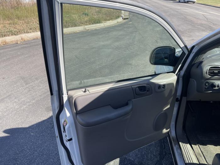 2002 dodge grand-caravan se with 162970 miles for sale near elk-river, minnesota f9cc016198c34369b621970cd16cfd2e.jpg