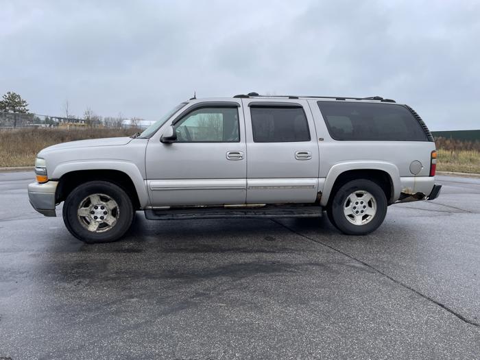 2004 chevrolet suburban with 289418 miles for sale near elk-river, minnesota fa44e70d6537431e82a11e74bd33b2ce.jpg