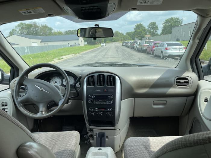2007 chrysler town-&-country touring with 216573 miles for sale near elk-river, minnesota fd82cad6f68848108d24e2d449a3786f.jpg