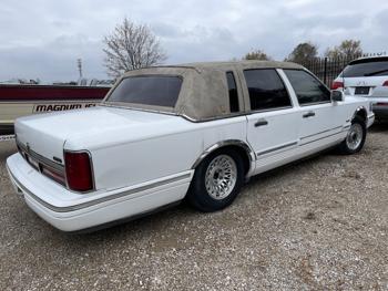 1997 lincoln town-car sel with 257716 miles for sale near elk-river, minnesota 03752a36a52648afb77073ab4c8784c9.jpg