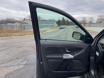 2005 volvo xc90 sel with 127627 miles for sale near elk-river, minnesota 058e2953120a4fd798982c4df9a563a9.jpg
