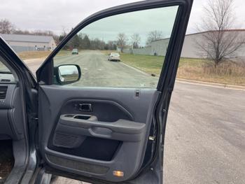 2006 honda pilot ex-l(-with-navi) with 270184 miles for sale near elk-river, minnesota 152427cc55964f4995066a8b1ad8932e.jpg
