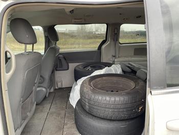 2010 chrysler town-and-country lx with 219166 miles for sale near elk-river, minnesota 18ee0c2d647f4bd7b4060972cfcee6a5.jpg