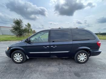 2007 chrysler town-&-country touring with 216573 miles for sale near elk-river, minnesota 1c50587113934e6c8120cd22e9ec6252.jpg