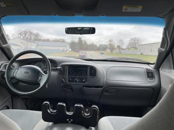 2001 ford expedition xlt with 191717 miles for sale near elk-river, minnesota 2420f77424404892b5d6b963c4eea69d.jpg