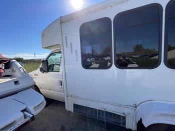 2001 ford e-350-sd sel with 110286 miles for sale near elk-river, minnesota 2549352f09034ef8bdc1e928e4390a52.jpg