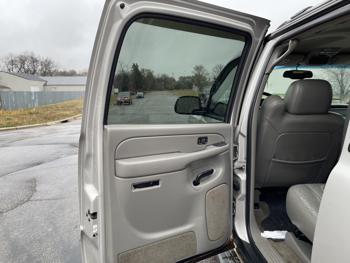2004 chevrolet suburban with 289418 miles for sale near elk-river, minnesota 2ad9c649284b4cf79384b06a0e11855c.jpg