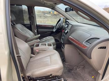 2012 chrysler town-and-country sel with 260369 miles for sale near elk-river, minnesota 2e4f5a5f47d6417b81ada0201f926429.jpg