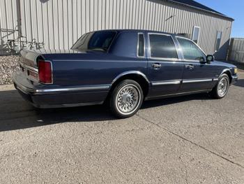 1997 lincoln town-car sel with 171572 miles for sale near elk-river, minnesota 36e8f842c1884ad8b1d2101bcb8d8255.jpg