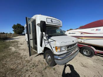 2001 ford e-350-sd sel with 110286 miles for sale near elk-river, minnesota 3f0890ca01c14cc6907d4ce1621bb1ea.jpg