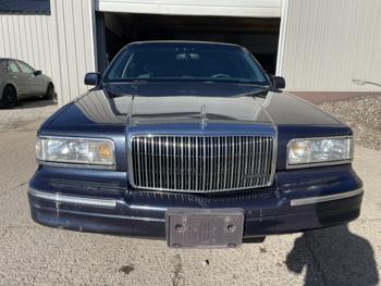 1997 lincoln town-car sel with 171572 miles for sale near elk-river, minnesota 3fd0dac5b0064d10bd779204c658dc8e.jpg