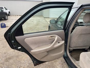 2001 toyota camry sel with 169411 miles for sale near elk-river, minnesota 41823e80a1f2478eaf175c3e63646d9c.jpg