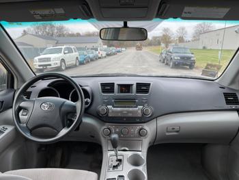 2009 toyota highlander base with 156168 miles for sale near elk-river, minnesota 41cea0e51e994feea52331012182c57e.jpg